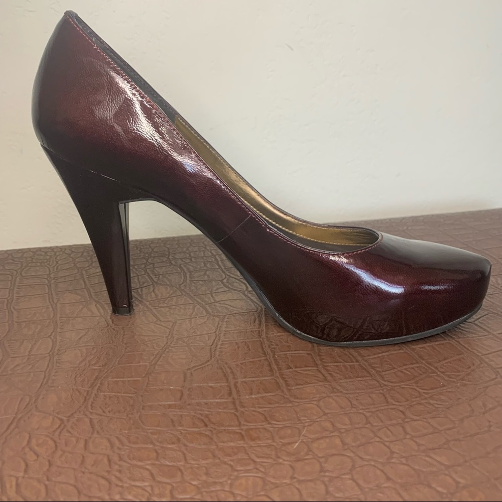 Me Too Burgundy Patent Leather Heels 8.5